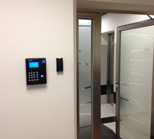 Установка системы СКУД в квартире